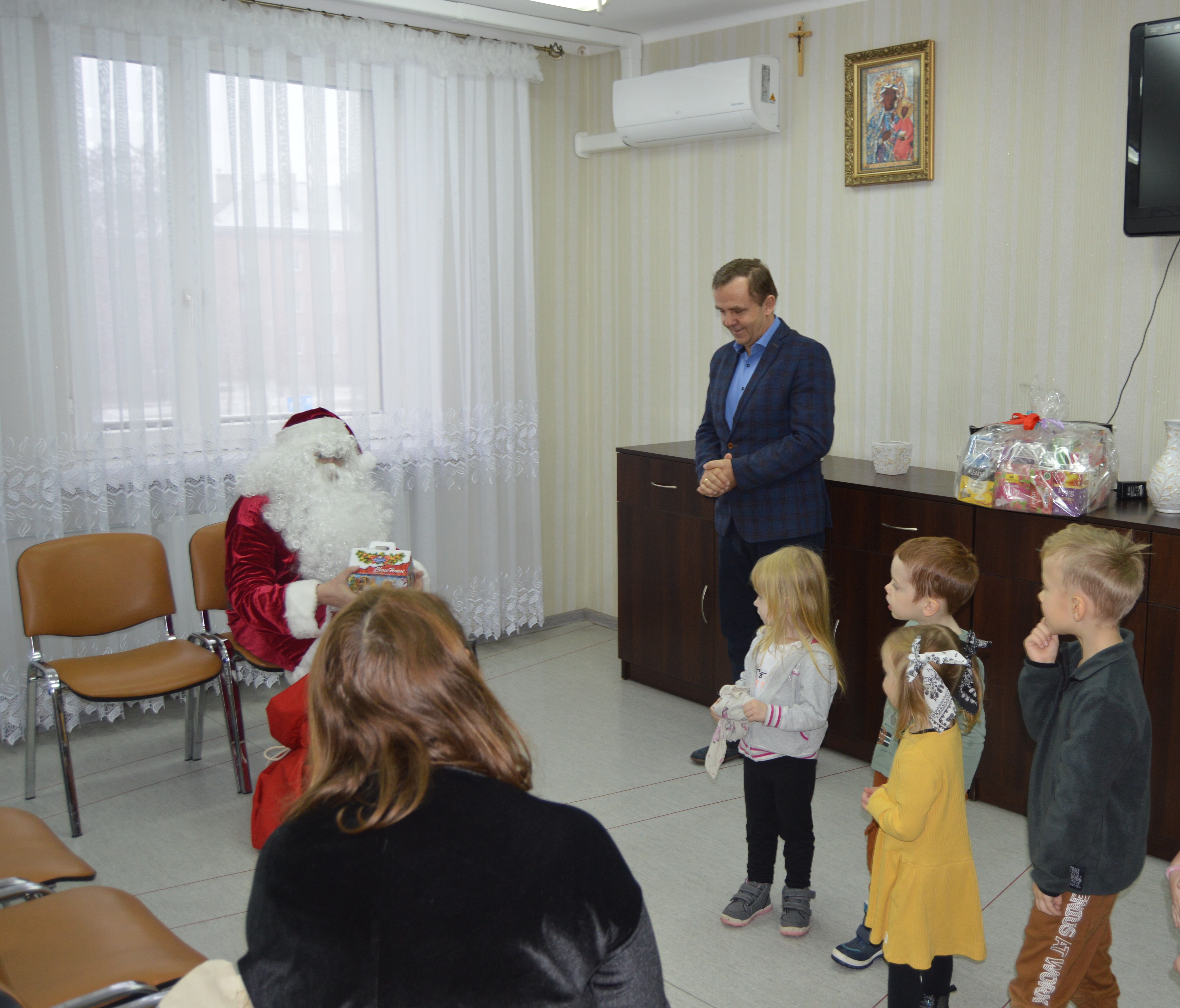 Spotkanie Mikołaja z dziećmi